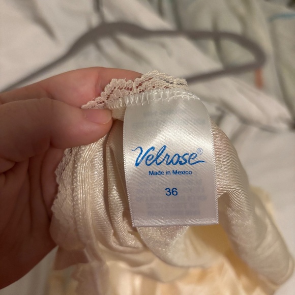 Snip-to-Fit Nylon Full Slip - Picture 3 of 4